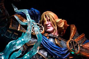 Estatua de Arthas Menethil por Windseeker Studio