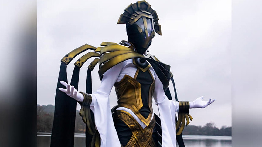 Cosplay de la Enjuiciadora por Tiffany Gordon Cosplay