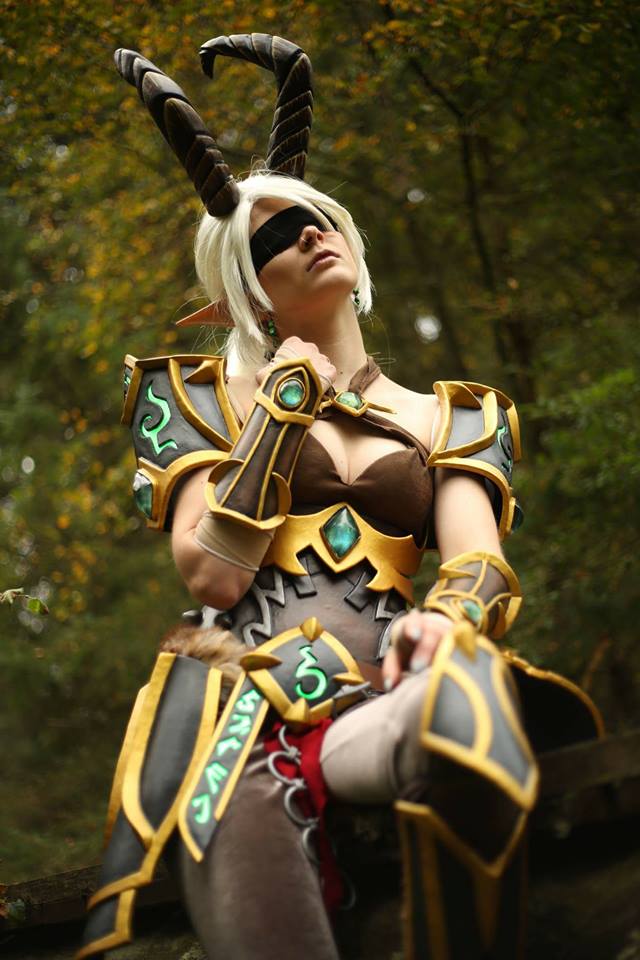 Cosplay de Elfa de sangre Cazadora de Demonios por Tingilya Cosplay Cosplay de Elfa de sangre Cazadora de Demonios por Tingilya Cosplay