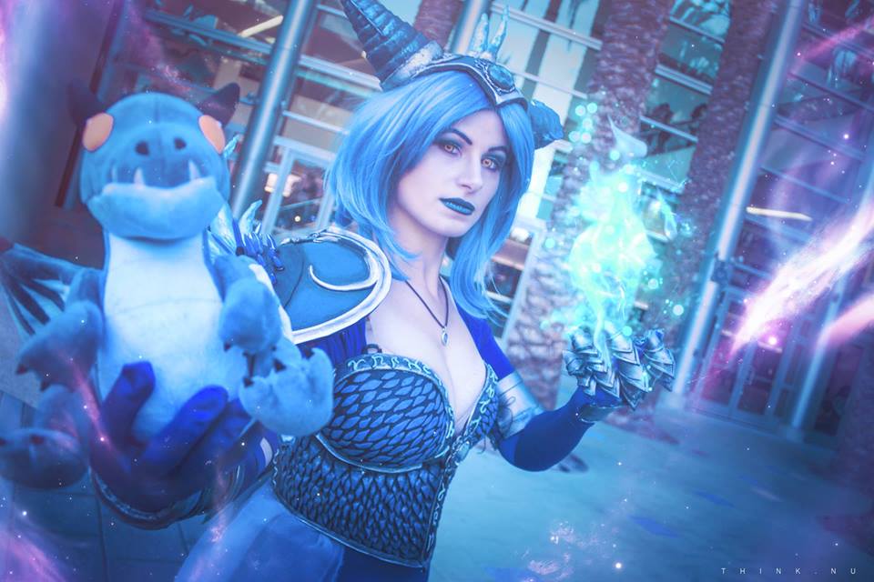 Cosplay de Malygos por Geeky Red Cosplay Cosplay de Malygos por Geeky Red Cosplay