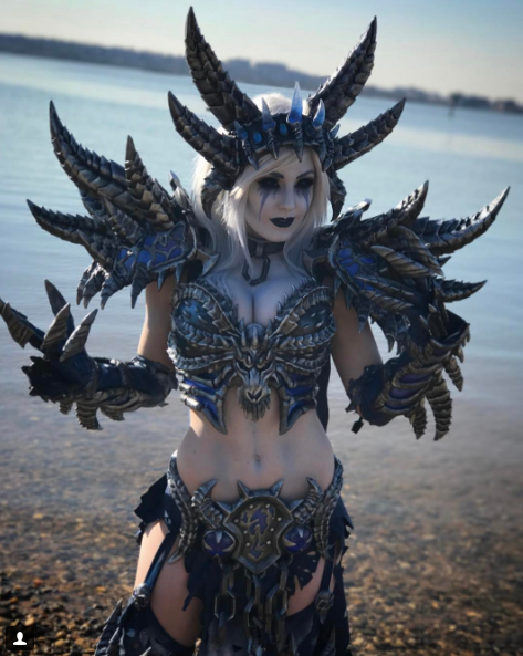 Cosplay de Sindragosa en forma humana por Jessica Nigri Cosplay de Sindragosa en forma humana por Jessica Nigri