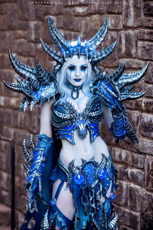 Cosplay de Sindragosa en forma humana por Jessica Nigri Cosplay de Sindragosa en forma humana por Jessica Nigri