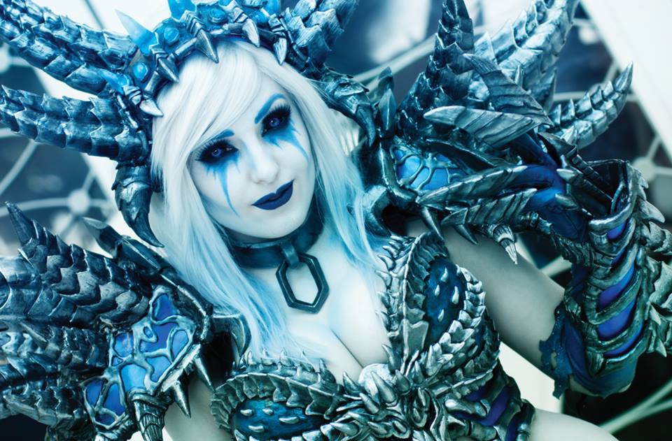 Cosplay de Sindragosa en forma humana por Jessica Nigri Cosplay de Sindragosa en forma humana por Jessica Nigri