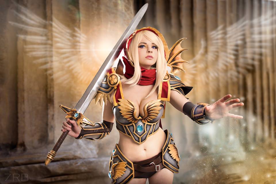 Cosplay de Paladín JcJ Temporada 11 por Andy Rae Cosplay de Paladín JcJ Temporada 11 por Andy Rae