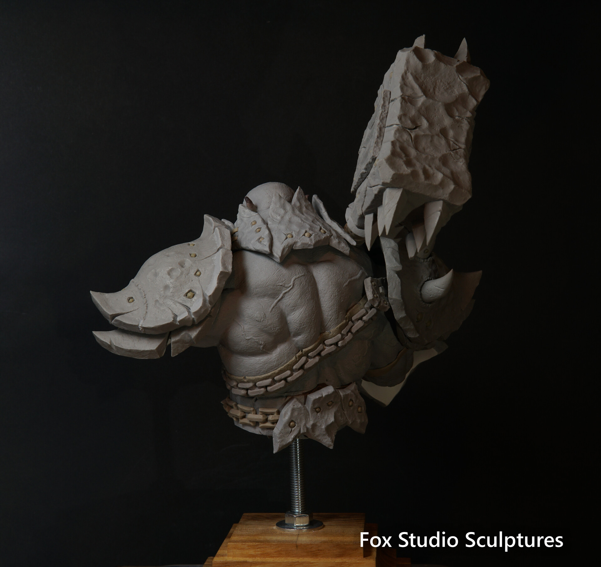 Escultura de Puño Negro hecha a mano Escultura de Puño Negro hecha a mano