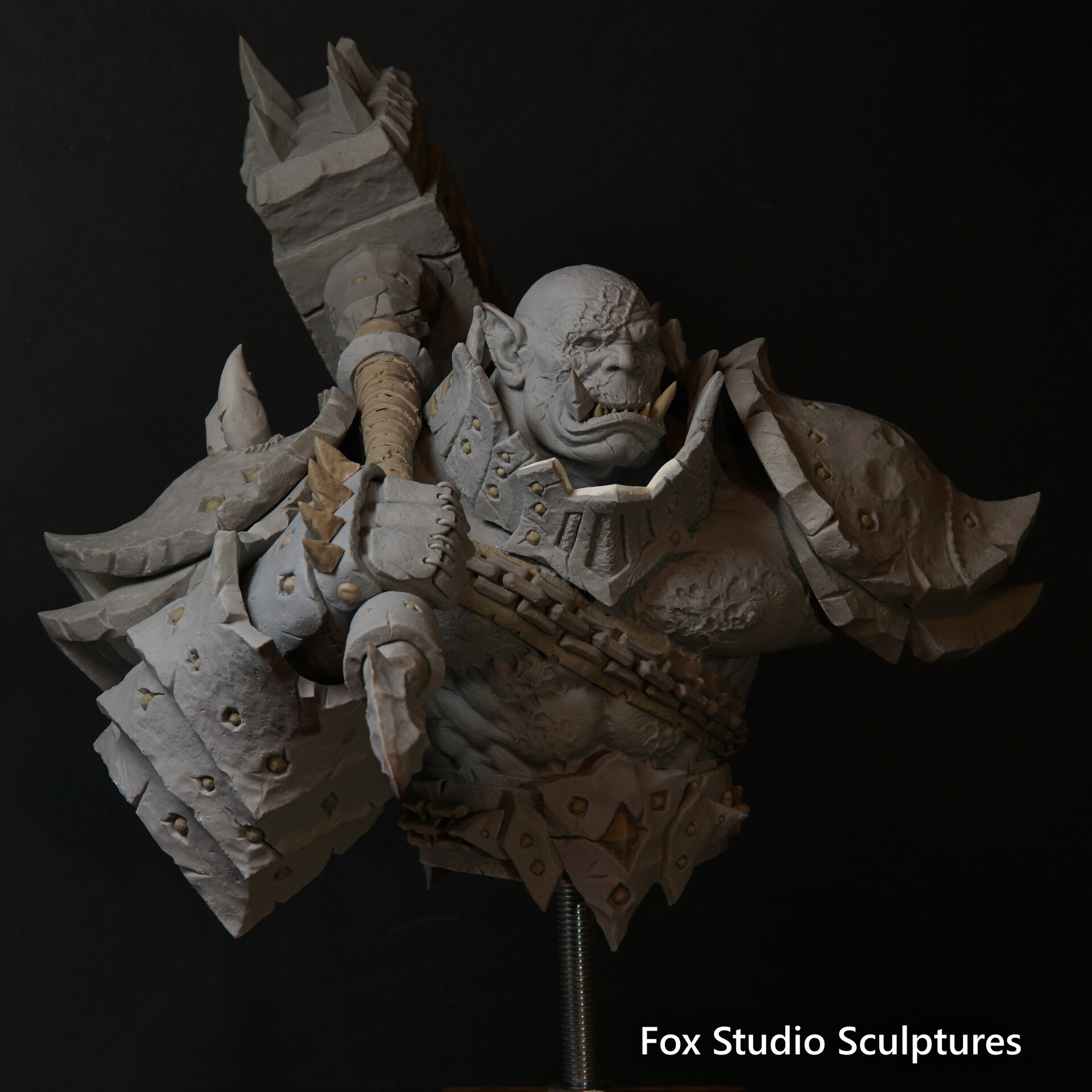 Escultura de Puño Negro hecha a mano Escultura de Puño Negro hecha a mano
