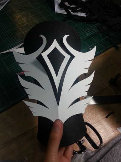 ¡No es una estatua! ¡Es un brutal cosplay de Grommash! ¡No es una estatua! ¡Es un brutal cosplay de Grommash!